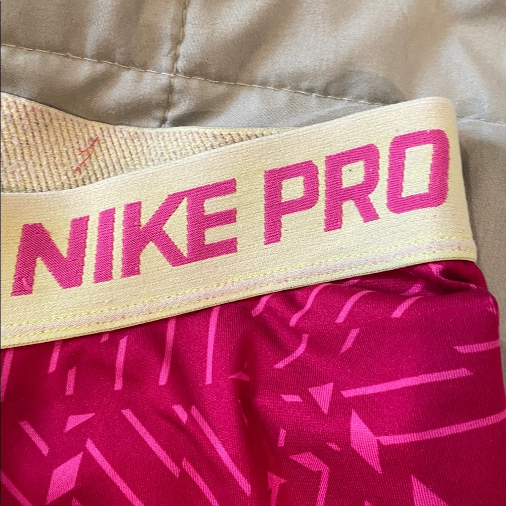 Nike Pro Fuchsia and yellow girls shorts  size medium good condition - Picture 4 of 16